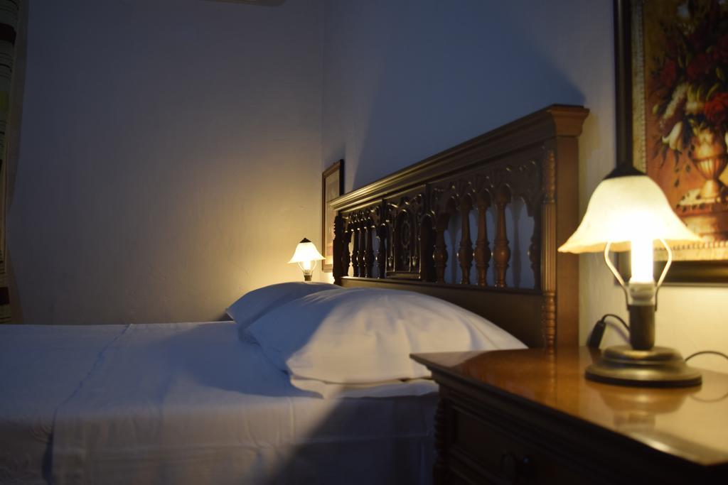 Casa Luigi Sergio - Affitto Breve Appartement Santo Stefano di Camastra Kamer foto