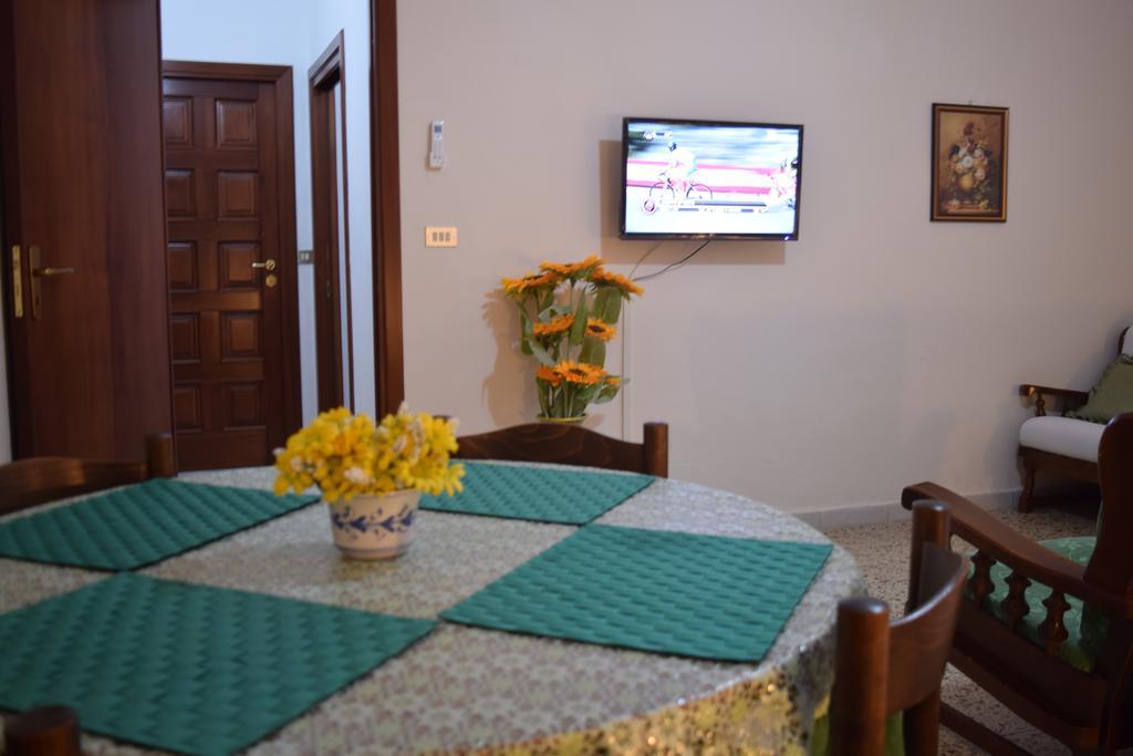 Casa Luigi Sergio - Affitto Breve Appartement Santo Stefano di Camastra Kamer foto