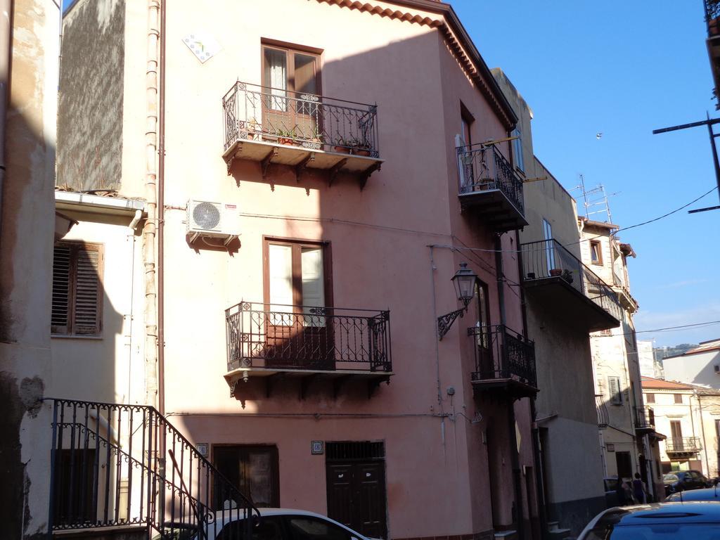 Casa Luigi Sergio - Affitto Breve Appartement Santo Stefano di Camastra Kamer foto